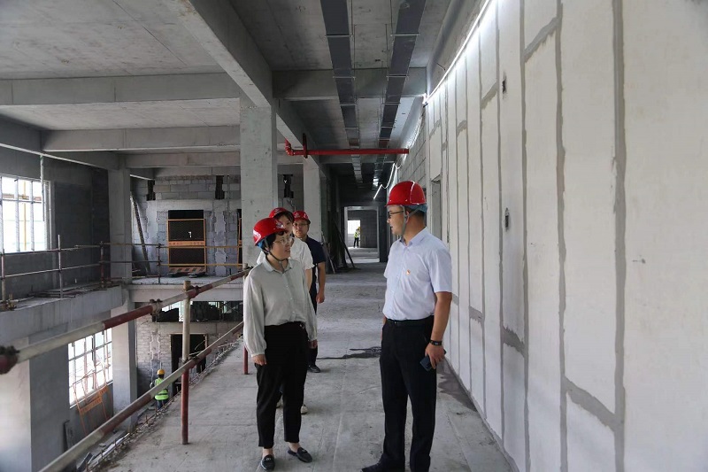 陜西建材科技公司黨委副書記、工會(huì)主席姜曉芹深入龍門綠碳公司調(diào)研指導(dǎo)工作