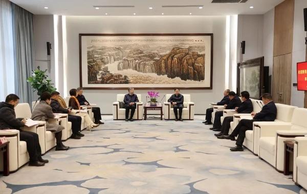 張文琪會(huì)見陜藥集團(tuán)黨委書記、董事長鄒滿緒一行