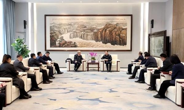 張文琪會(huì)見隆基綠能科技股份有限公司創(chuàng)始人、總裁李振國(guó)一行