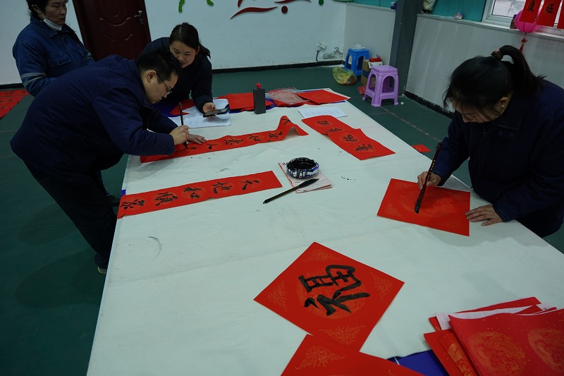 福利滿滿迎新春 工會(huì)關(guān)懷暖人心 ——賽柯瑞思公司工會(huì)開(kāi)展“墨香迎蛇年，春聯(lián)送福來(lái)”活動(dòng)