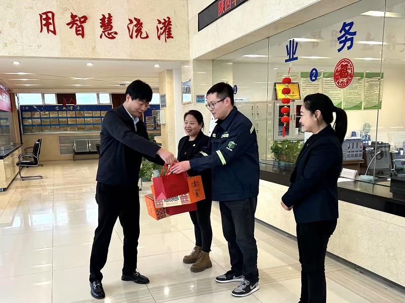 心系一線 新春送暖——華山營(yíng)銷公司開(kāi)展節(jié)前慰問(wèn)活動(dòng)
